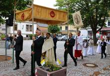 Fronleichnam in Schönau: Prozession zum 1.Altar